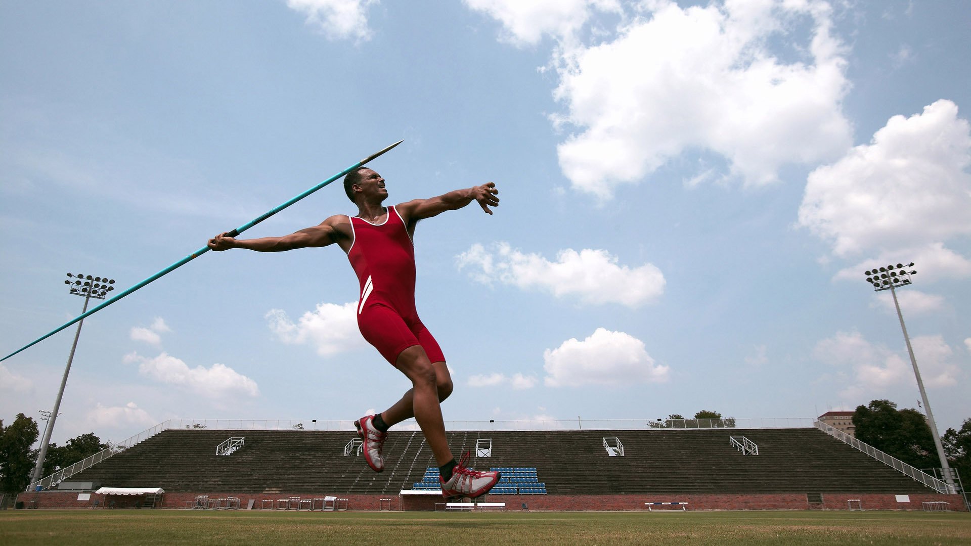 《《英雄联盟》新版本:新增英雄“霜刃”战场全新体验》,英雄联盟新版装备霜火护手